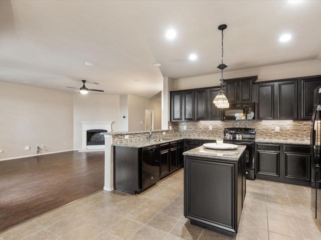 115 Holly Street, Waxahachie, TX 75165