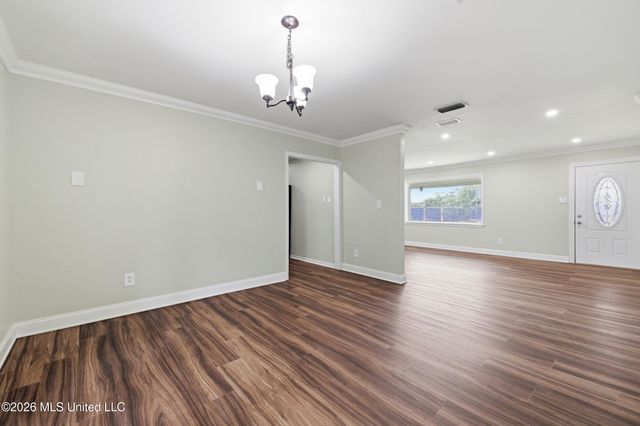 407 Dupont Avenue, Pascagoula, MS 39567