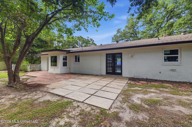 407 Dupont Avenue, Pascagoula, MS 39567