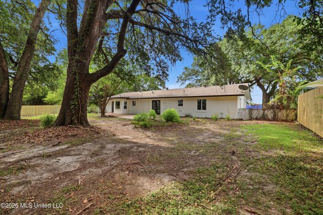 407 Dupont Avenue, Pascagoula, MS 39567