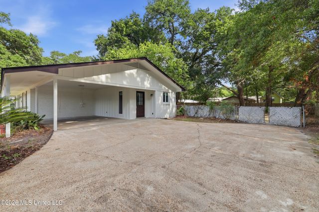407 Dupont Avenue, Pascagoula, MS 39567
