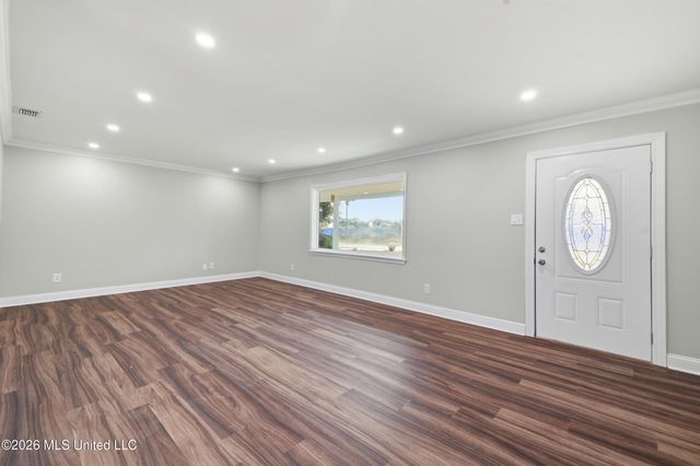 407 Dupont Avenue, Pascagoula, MS 39567