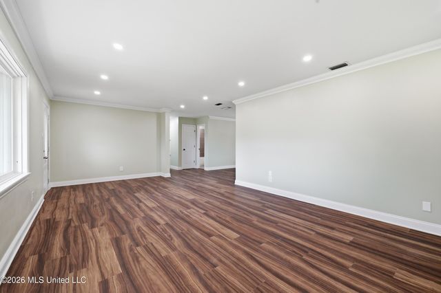 407 Dupont Avenue, Pascagoula, MS 39567