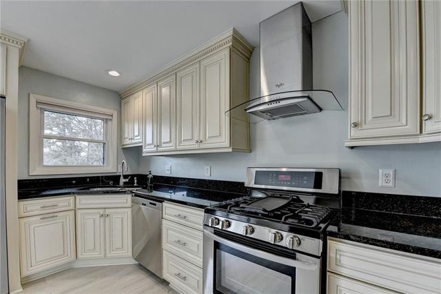 711 River Mill Circle, Roswell, GA 30075