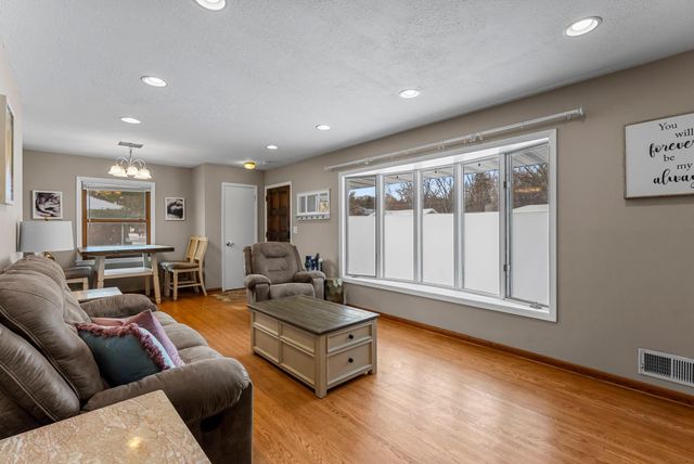 6216 Winnetka Avenue N, Brooklyn Park, MN 55428