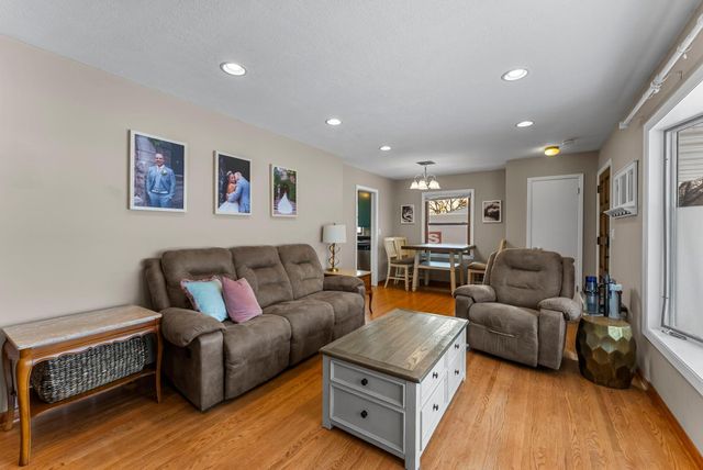 6216 Winnetka Avenue N, Brooklyn Park, MN 55428