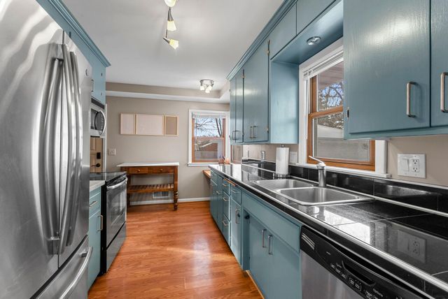 6216 Winnetka Avenue N, Brooklyn Park, MN 55428