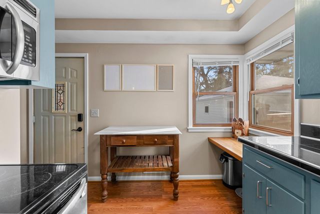 6216 Winnetka Avenue N, Brooklyn Park, MN 55428