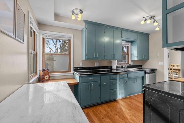 6216 Winnetka Avenue N, Brooklyn Park, MN 55428