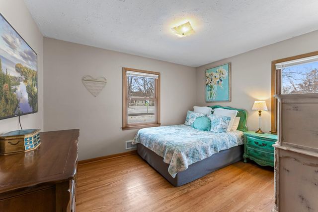 6216 Winnetka Avenue N, Brooklyn Park, MN 55428