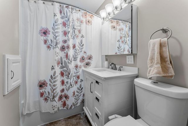 6216 Winnetka Avenue N, Brooklyn Park, MN 55428