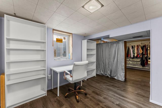 6216 Winnetka Avenue N, Brooklyn Park, MN 55428