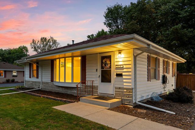 6216 Winnetka Avenue N, Brooklyn Park, MN 55428