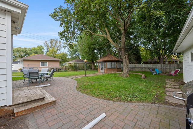 6216 Winnetka Avenue N, Brooklyn Park, MN 55428