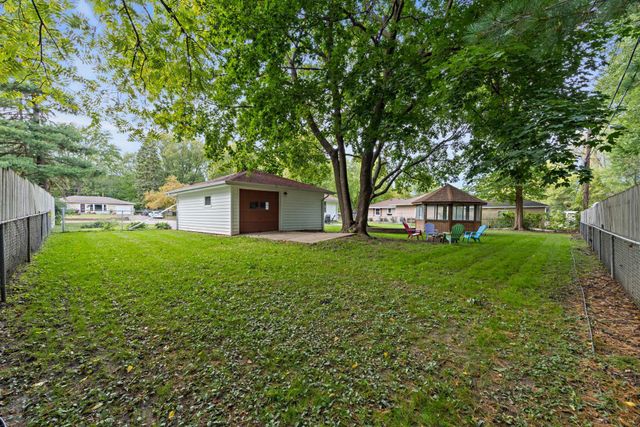 6216 Winnetka Avenue N, Brooklyn Park, MN 55428