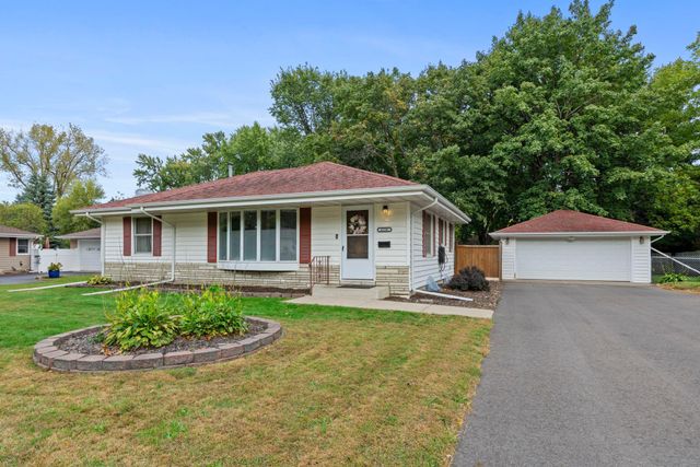 6216 Winnetka Avenue N, Brooklyn Park, MN 55428