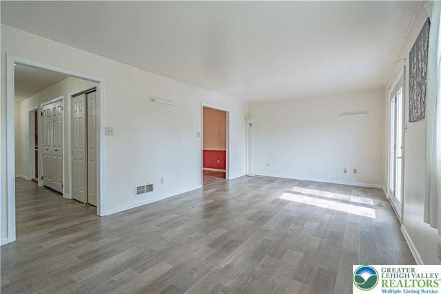 1069 Barnside Road, Lower Macungie Twp, PA 18103