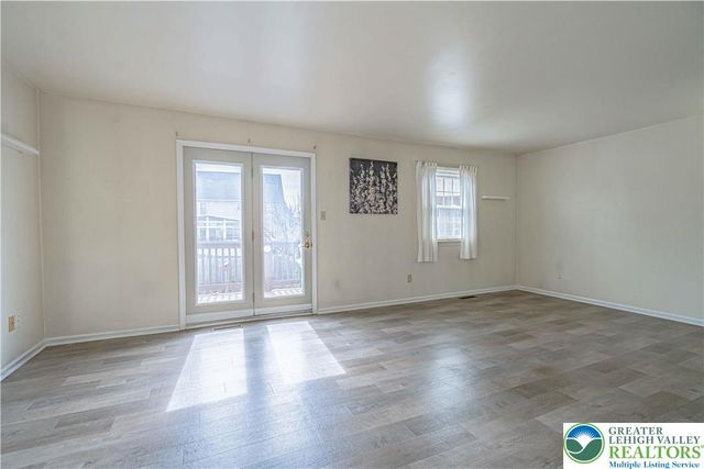 1069 Barnside Road, Lower Macungie Twp, PA 18103