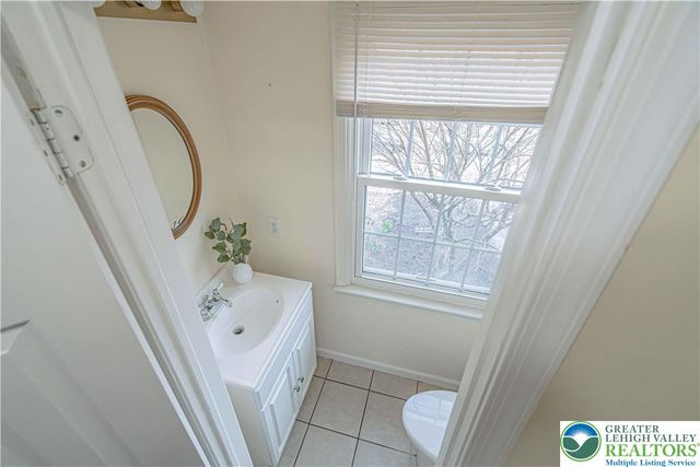 1069 Barnside Road, Lower Macungie Twp, PA 18103