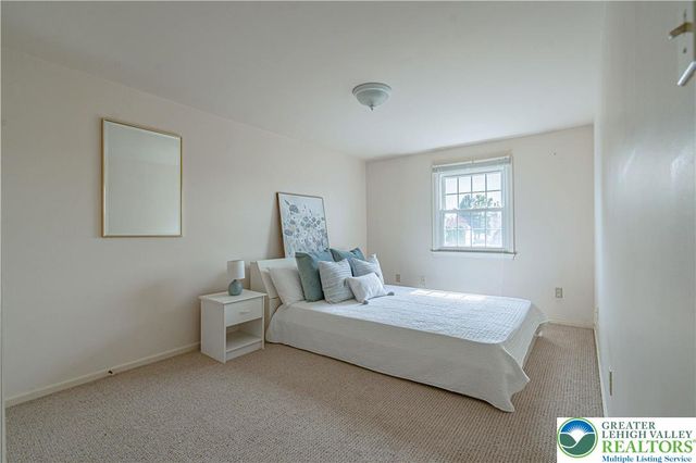 1069 Barnside Road, Lower Macungie Twp, PA 18103