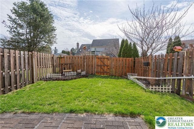 1069 Barnside Road, Lower Macungie Twp, PA 18103