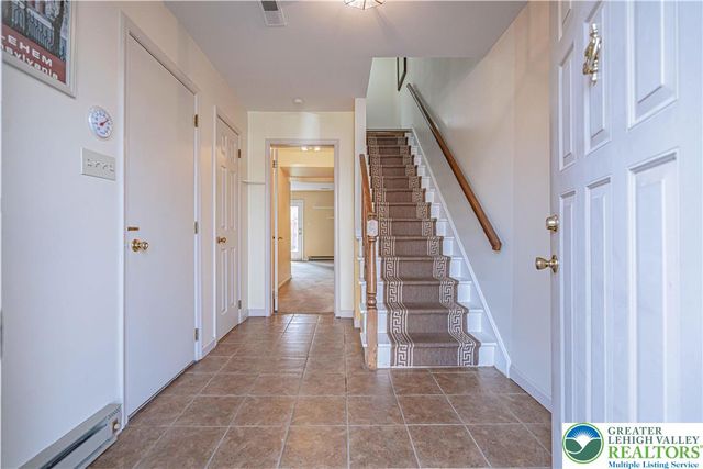 1069 Barnside Road, Lower Macungie Twp, PA 18103