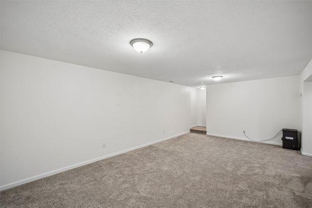 301 NW 10th Circle, Grimes, IA 50111