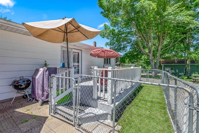 207 Maumee Street, Jonesville, MI 49250