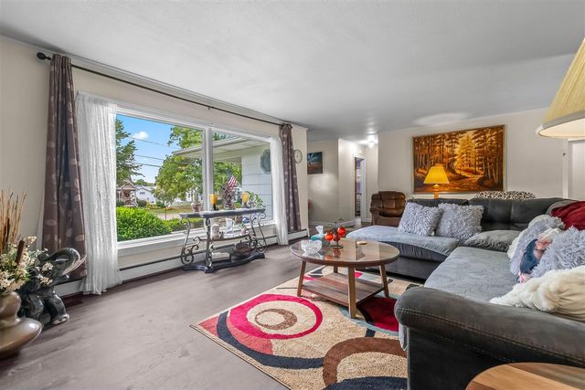 207 Maumee Street, Jonesville, MI 49250