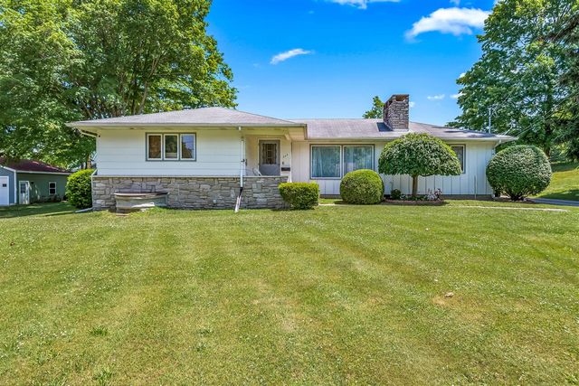 207 Maumee Street, Jonesville, MI 49250