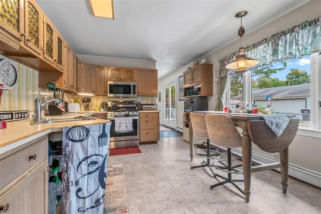 207 Maumee Street, Jonesville, MI 49250