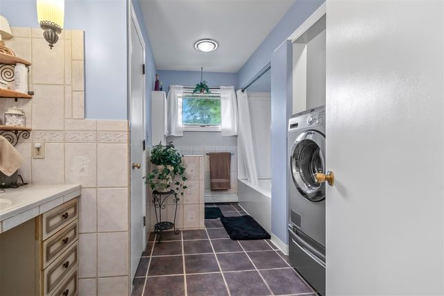 207 Maumee Street, Jonesville, MI 49250