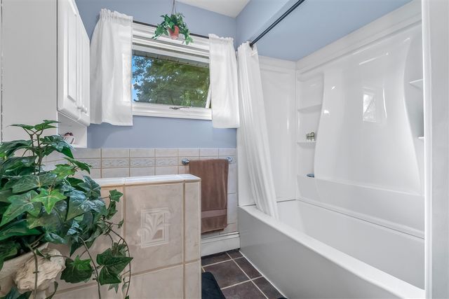 207 Maumee Street, Jonesville, MI 49250