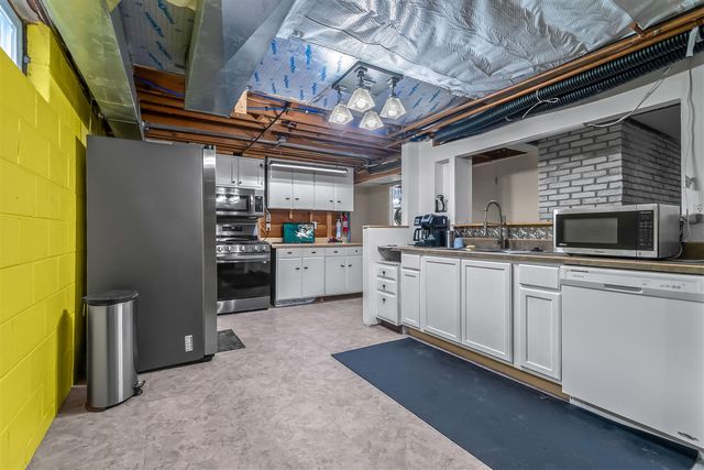 207 Maumee Street, Jonesville, MI 49250