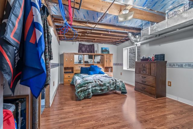 207 Maumee Street, Jonesville, MI 49250