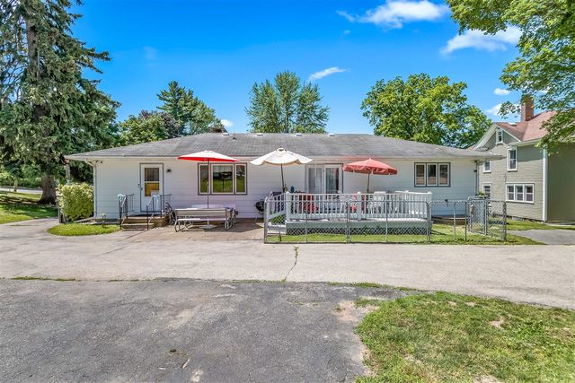 207 Maumee Street, Jonesville, MI 49250