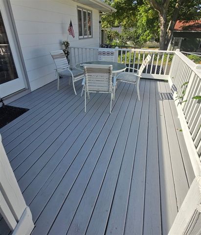 207 Maumee Street, Jonesville, MI 49250