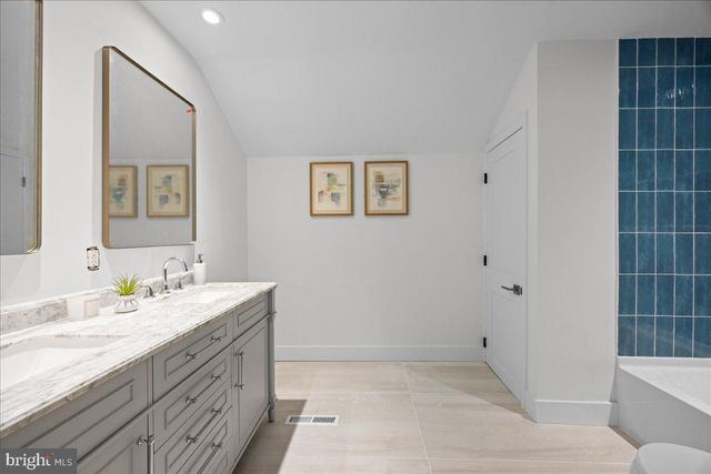 34 MOUNT AIRY, Egg Harbor Township, NJ 08234