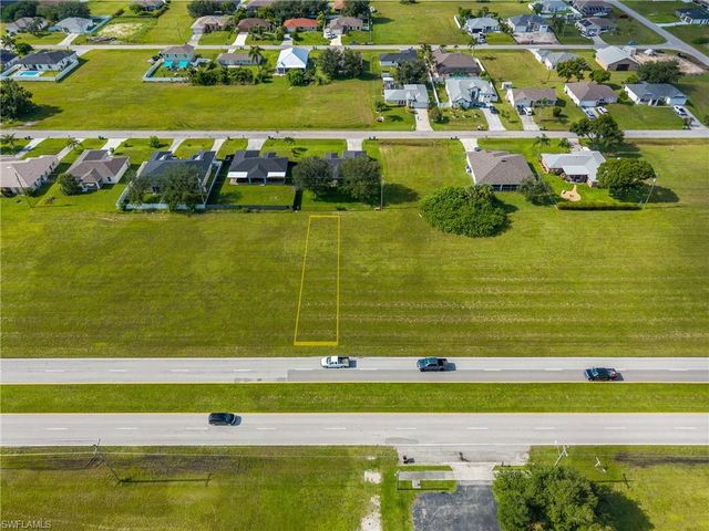 2142 Diplomat PKWY E, Cape Coral, FL 33909