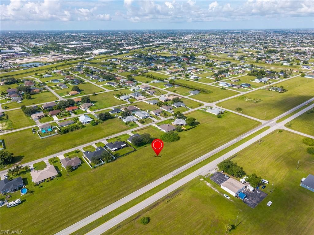 2142 Diplomat PKWY E, Cape Coral, FL 33909