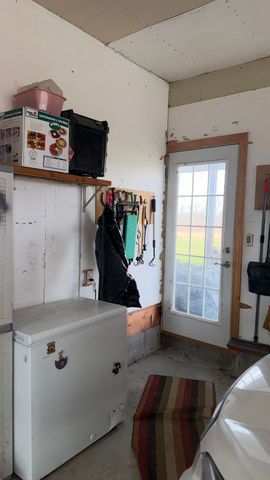 8488 Beard Road, Avoca, MI 48006