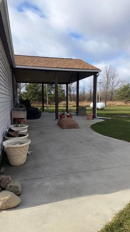 8488 Beard Road, Avoca, MI 48006