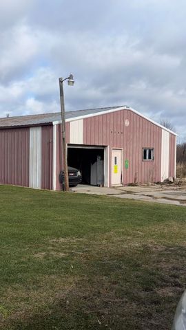 8488 Beard Road, Avoca, MI 48006