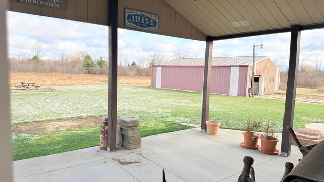8488 Beard Road, Avoca, MI 48006