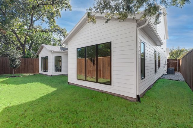 554 Kirkwood Drive, Dallas, TX 75218