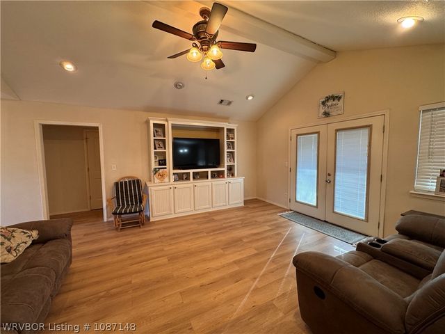 39803 Cedar Hill Circle, Howe, OK 74940