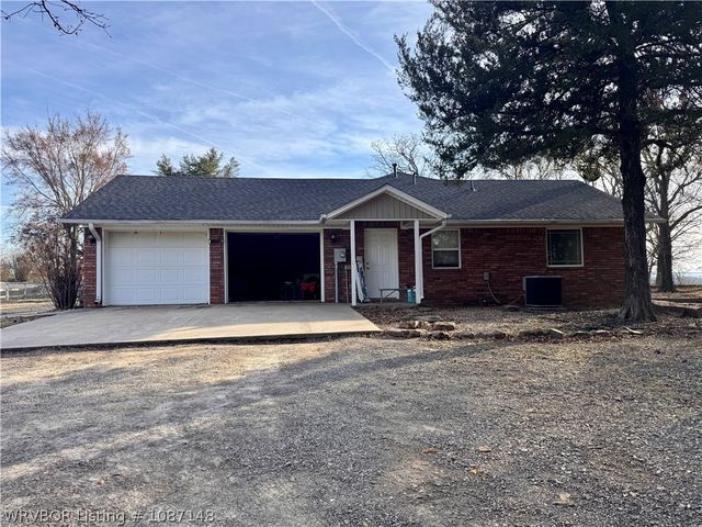 39803 Cedar Hill Circle, Howe, OK 74940