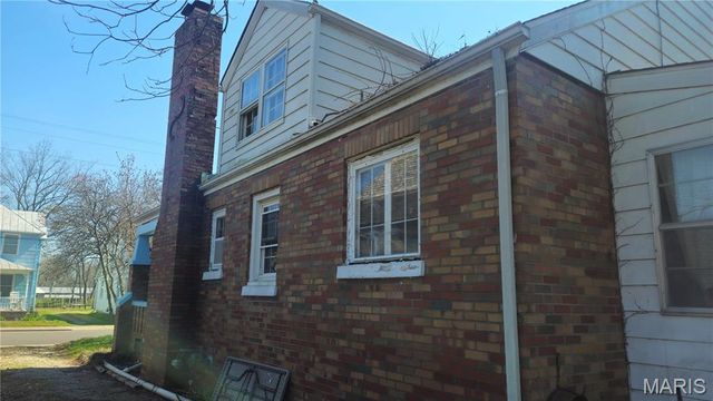 135 S Main, Ste Genevieve, MO 63670