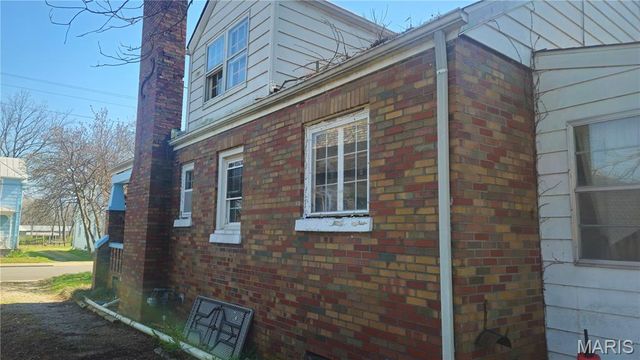 135 S Main, Ste Genevieve, MO 63670