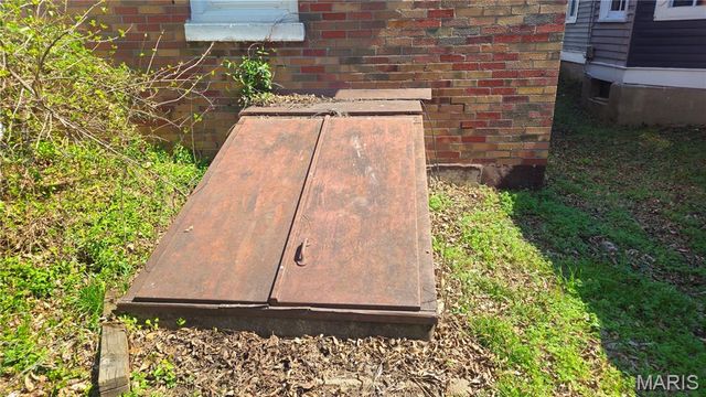 135 S Main, Ste Genevieve, MO 63670